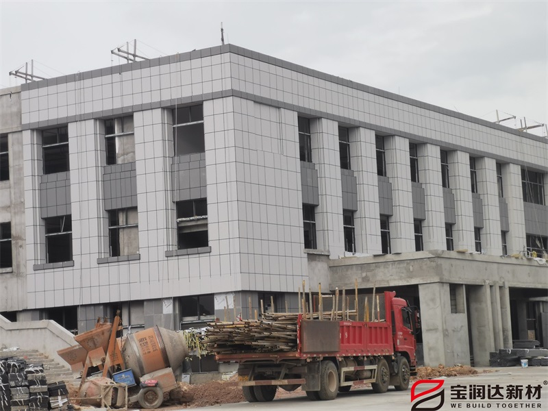 金寨中學(xué)應(yīng)用外墻保溫一體板