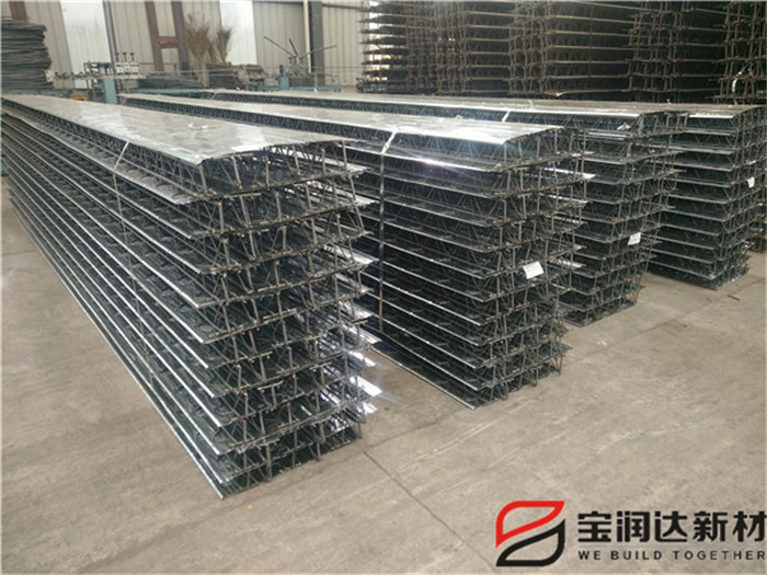 寶潤(rùn)達(dá)鋼筋桁架樓承板生產(chǎn)車(chē)間