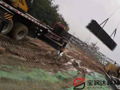 寶潤(rùn)達(dá)桁架樓承板施工現(xiàn)場(chǎng)裝卸